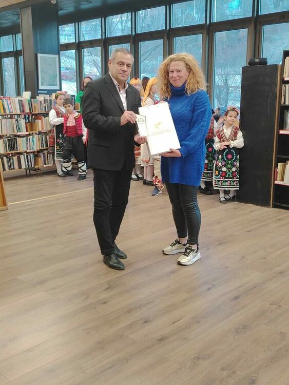 Отличиха най-активните читатели и приятели на Регионалната библиотека за 2024 година