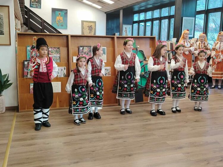 Отличиха най-активните читатели и приятели на Регионалната библиотека за 2024 година