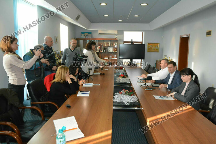 Станислав Дечев: 5 нови санирани блока, 6 електробуса и 20 км водопроводи в Хасково през 2025