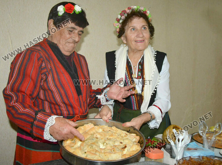 Обичаят &bdquo;полазване&ldquo; пресъздадоха на Игнажден в Узунджово