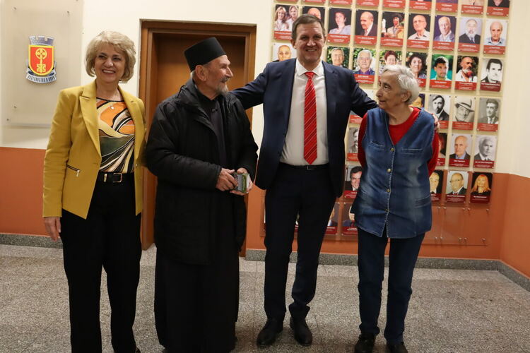 Почетните граждани на Хасково на предпразнична среща в Общината