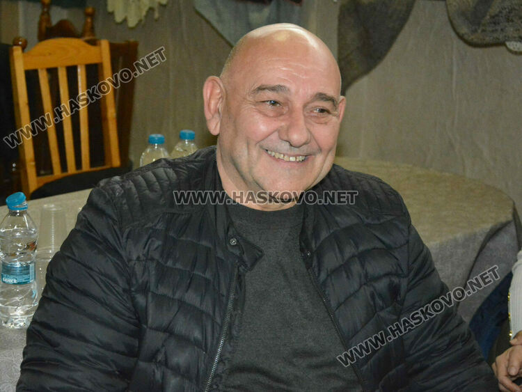 Обичаят &bdquo;полазване&ldquo; пресъздадоха на Игнажден в Узунджово