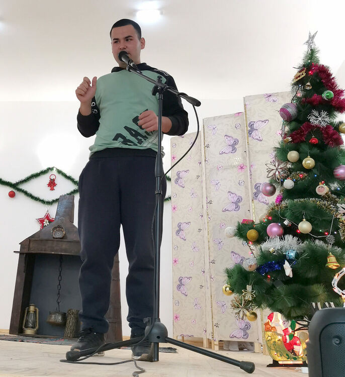 Коледно тържество и благотворителна инициатива за подпомагане на деца се проведе в училището в Малево