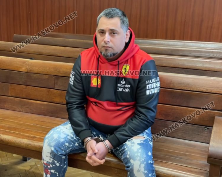 &bdquo;Невинен съм&ldquo;, твърди подсъдим за блудство с деца на 5 и 7 г., заснел порнографски снимка и видео