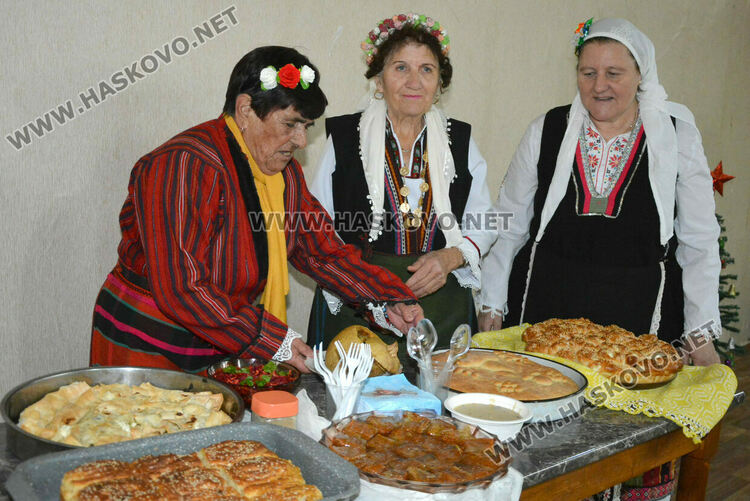 Обичаят „полазване“ пресъздадоха на Игнажден в Узунджово