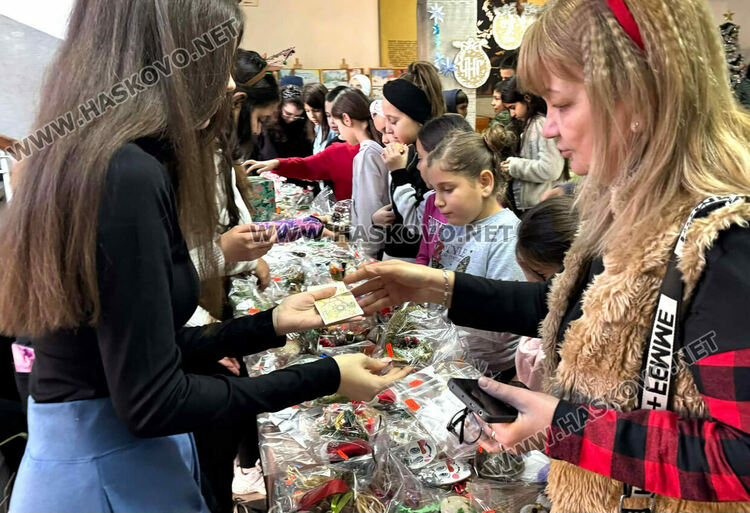 6500 лева бяха събрани от благотворителния базар в училище „Св. Паисий Хилендарски“