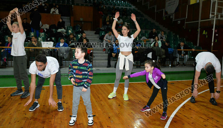 Спортисти от Хасково се включиха в благотворителна тренировка