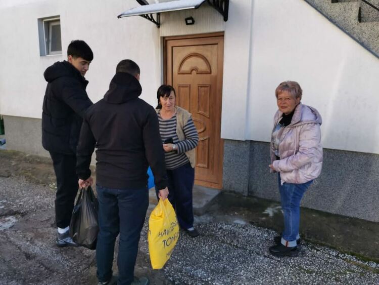 Синя Коледа в Родопите: 110 семейства с повод за усмивки