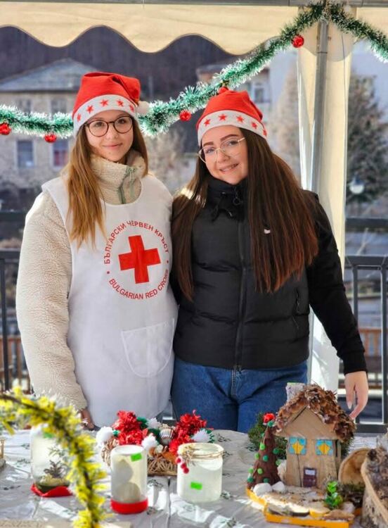 Коледен базар в с. Баните с кауза за хора в нужда