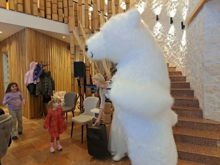 Коледен празник с усмивки и подаръци за децата от Съюза на инвалидите