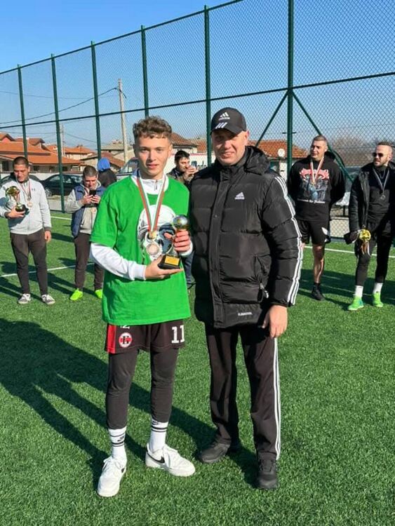  ,,Свежо отборче” грабна победата в Коледния турнир по футбол