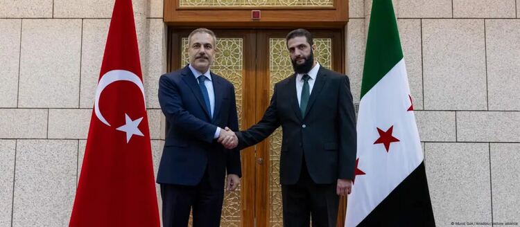 Аш Шараа се срещна с турския външен министър в Дамаск