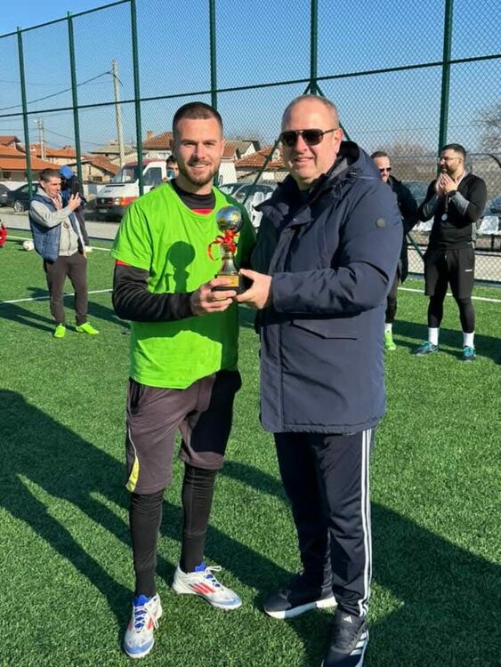  ,,Свежо отборче” грабна победата в Коледния турнир по футбол