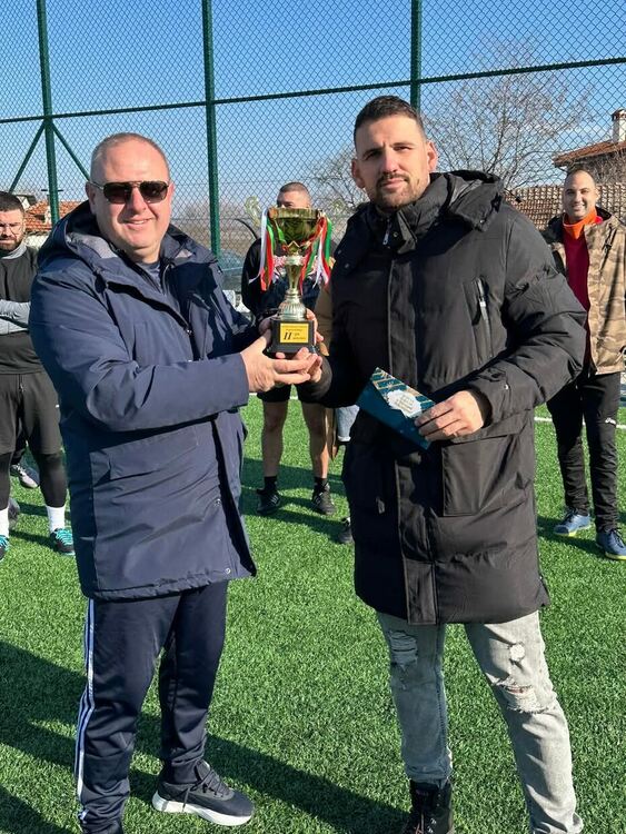  ,,Свежо отборче” грабна победата в Коледния турнир по футбол