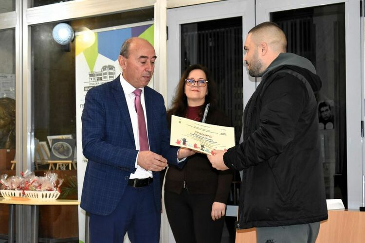 Наградиха добрите дела в Асеновград 