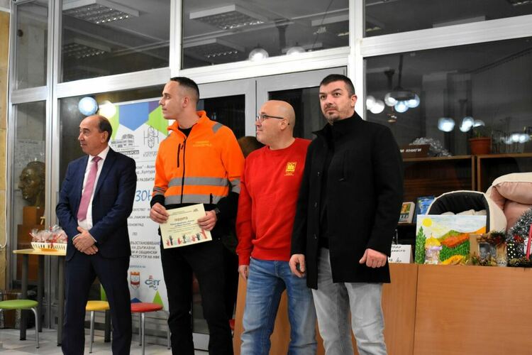 Наградиха добрите дела в Асеновград 