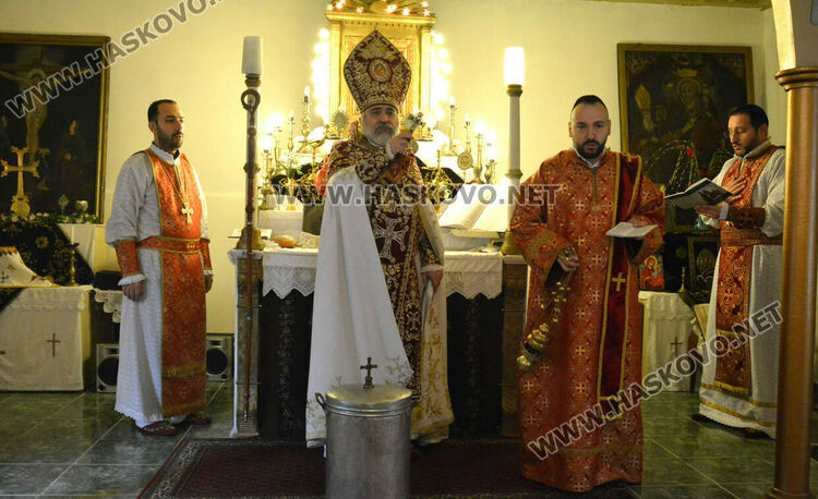Курбан и литургия за храмовия празник на арменската църква в Хасково