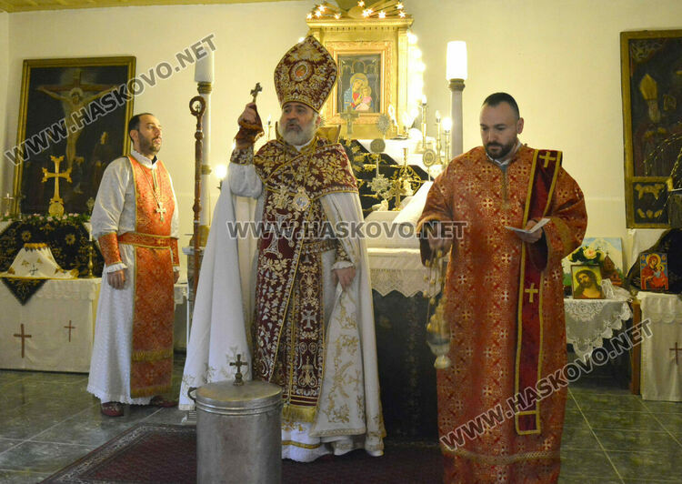 Курбан и литургия за храмовия празник на арменската църква в Хасково