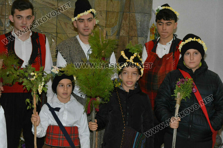 Коледари от Узунджово наричаха за здраве 