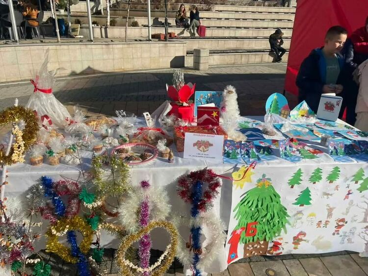 Близо 7 хил. лв. събра благотворителен коледен базар в Неделино в помощ на 21 деца