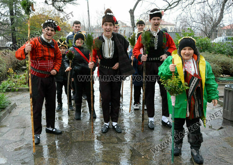 Коледари от Узунджово наричаха за здраве 