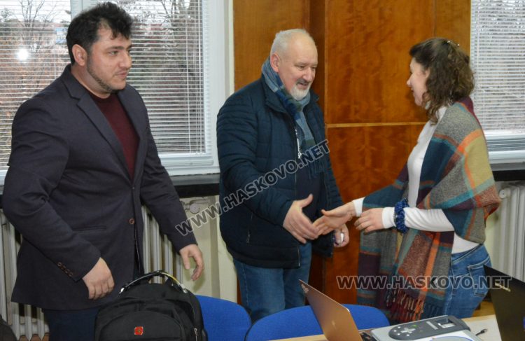 Млади учени споделят опит и знания с децата от хасковския клуб по астрономия