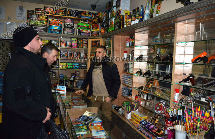 Между 20 и 200 лв. струва празничната заря за Нова година