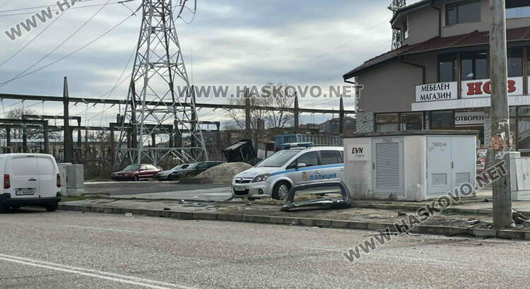 Двама души са с опасност за живота след катастрофа в Хасково
