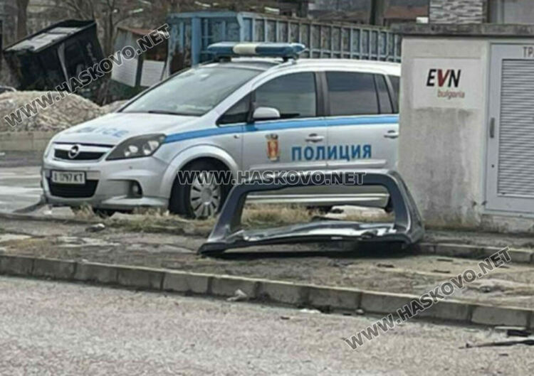 Двама души са с опасност за живота след катастрофа в Хасково