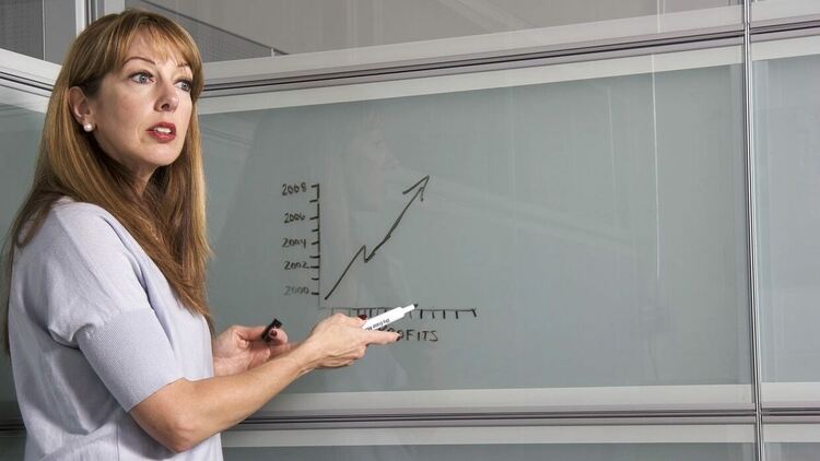 Кои ще са най-търсените професии през 2025 г.