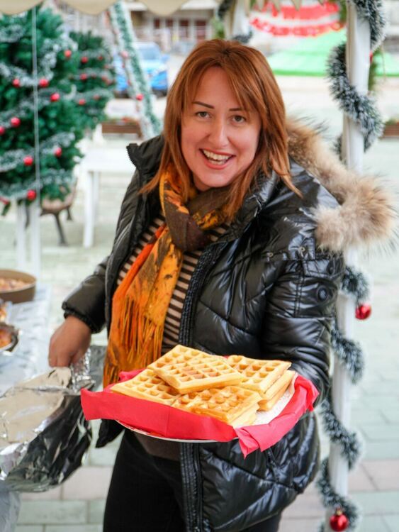 Продължава Коледният базар в Баните, читалищата се надпреварват с красиви щандове и вкусотии