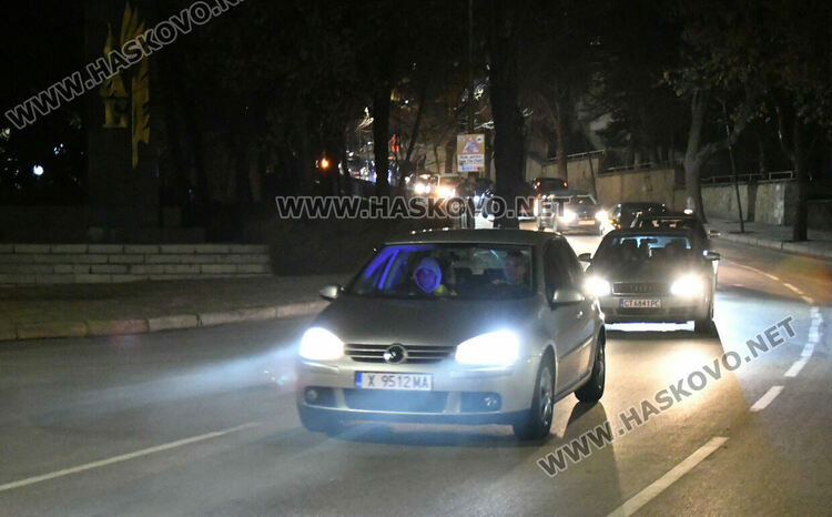 Десетки автомобили се включиха в благотворителното шествие в помощ на Станимир