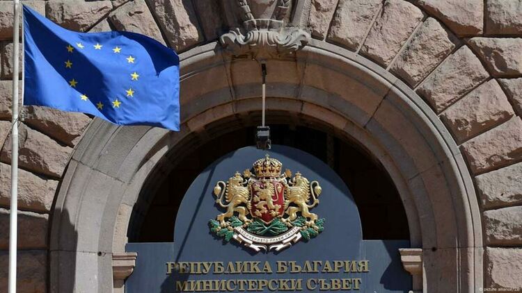 Ще се увенчаят ли с успех преговорите за редовно правителство?