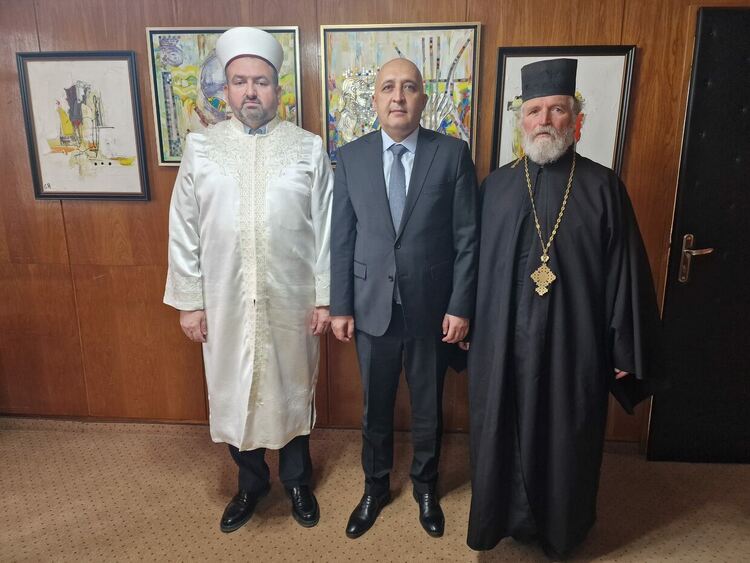 Кмет, отец и мюфтия на предпразнично кафе