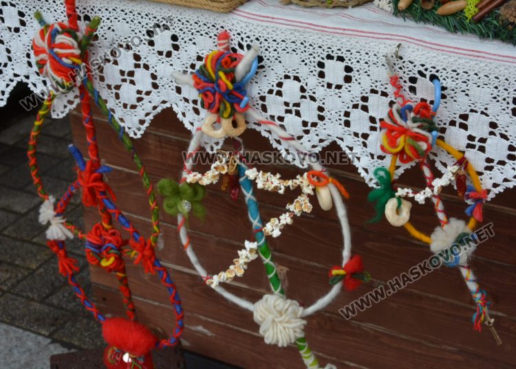 Сурвачките от 8 до 20 лева в Хасково