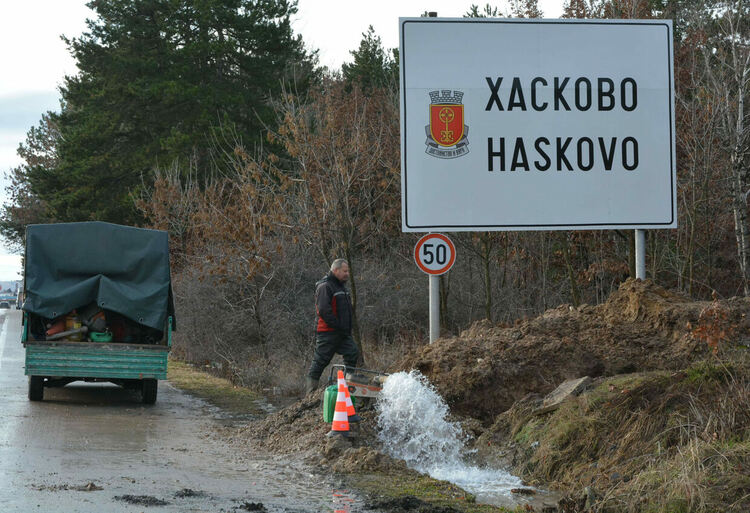Авария на главен водопровод остави няколко квартала в Хасково без вода