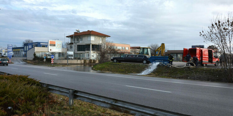 Авария на главен водопровод остави няколко квартала в Хасково без вода