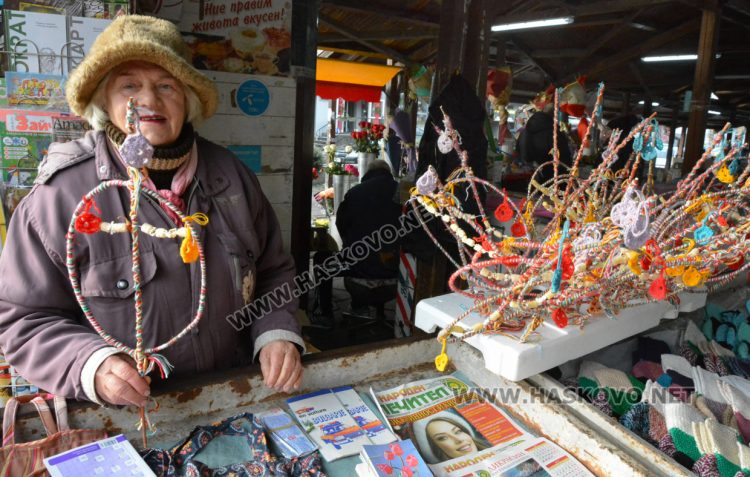 Сурвачките от 8 до 20 лева в Хасково