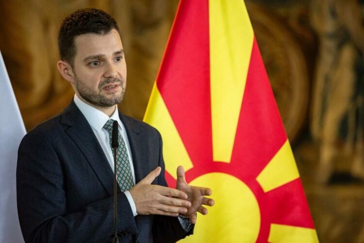 Муцунски: Младите македонци изпитват омраза към България