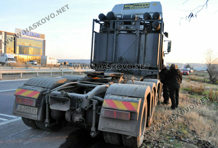 Платформа на тир се запали в движение между Димитровград и Хасково