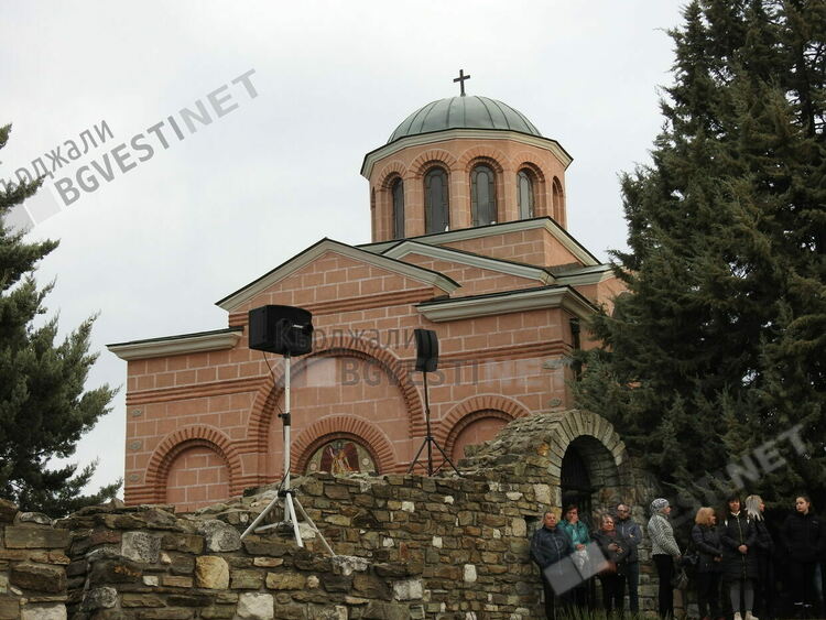 МВР призовава да бъде освободен паркинга пред манастира "Св.Йоан Предтеча",заради ритуала за Богоявление