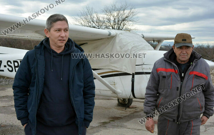 Ваксинират лисиците срещу бяс. Самолетите излизат от летище „Узунджово“