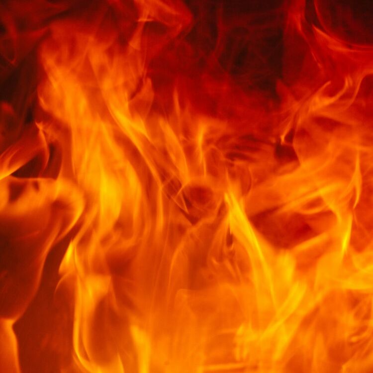 Пожар обхвана молитвен дом в Мадан, религиозни символи оцеляха по чудо