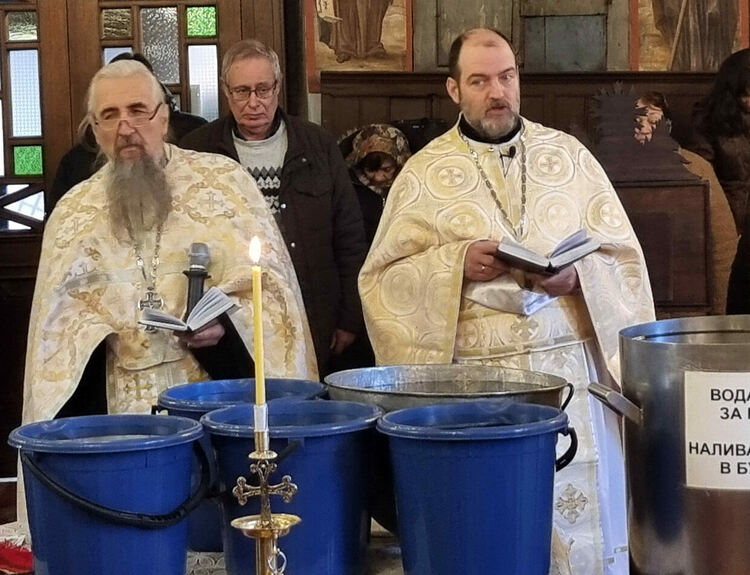 Водосвет на Водици в Хасково, тази нощ небето се отваря и сбъдва желания
