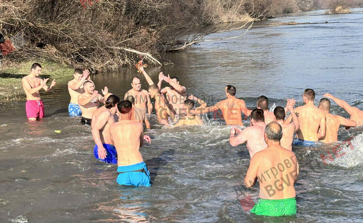 15-годишния Александър спаси Христовия кръст в Димитровград