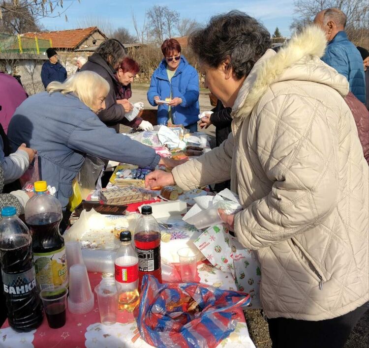 За първи път свещеник освети водите в реката в Клокотница