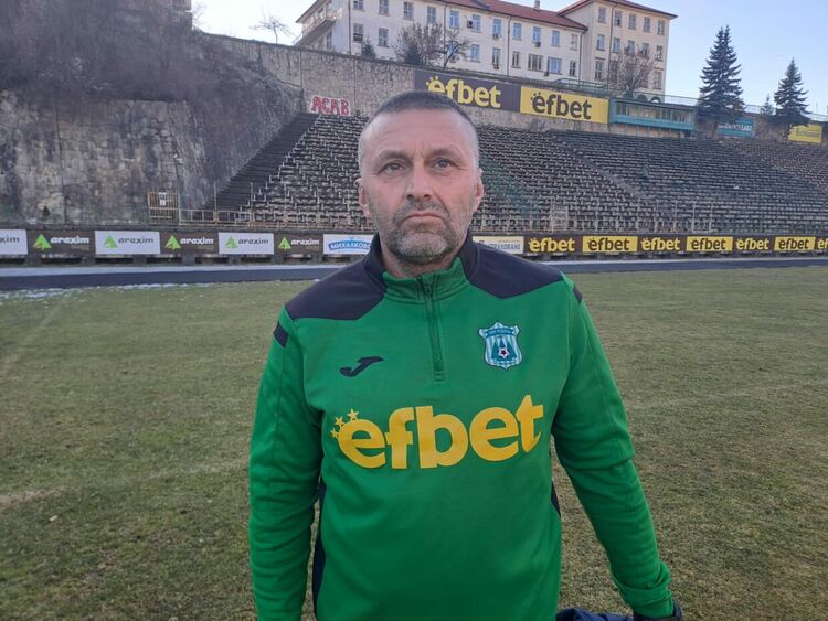 “Родопа” се подсилва с трима опитни футболисти, преговаря с нови двама