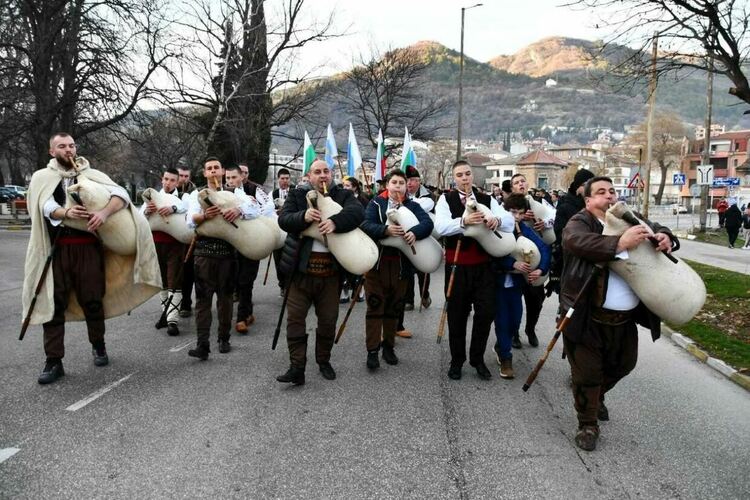 32-годишния Мартин спаси богоявленския кръст в Асеновград 