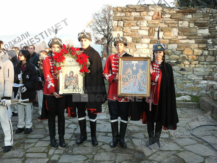 Величко Карабоюков отново хвана кръста в Арда на Богоявление,при децата успехът бе за Виктор Марианов