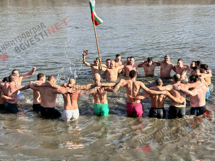 15-годишния Александър спаси Христовия кръст в Димитровград